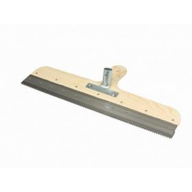 Rozsdamentes ragasztóterítő spatulya, 560 mm, fogazás 4x2,5 mm, rétegelt lemez nyél, KUBALA   Rozsdamentes ragasztóterítő spatulya, 560 mm, fogazás 4x2,5 mm, rétegelt lemez nyél, KUBALA